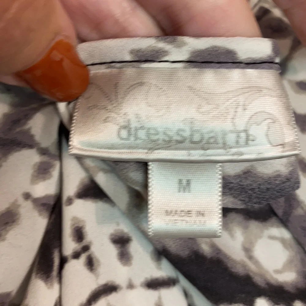 Dressbarn gray and black ombré blouse with front tie and small v-neck